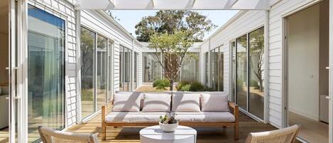 House | 4 bedrooms, Internet