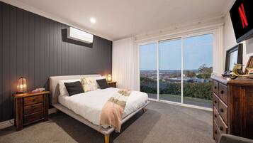 House | 5 bedrooms, Internet