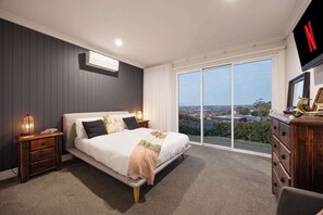 House | 5 bedrooms, Internet - Baymere Pool Spa City Views (Melbourne)