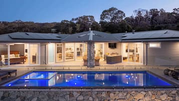 House | 5 bedrooms, Internet