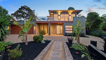 House | 4 bedrooms, Internet