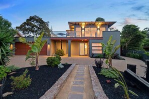 House | 4 bedrooms, Internet - Villa Verde Luxury By The Golf Course (Melbourne)