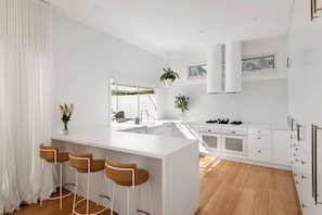House | 7 bedrooms, Internet