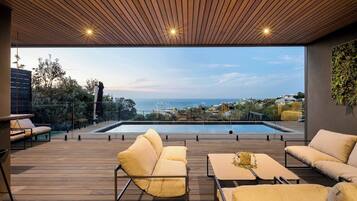 House | 5 bedrooms, high-speed internet