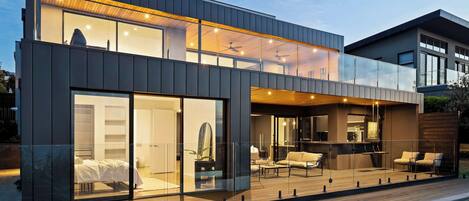 House | 5 bedrooms, Internet