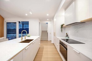 4 bedrooms, Internet - The Collins Sorrento Tennis Court Pool Spa (Melbourne)