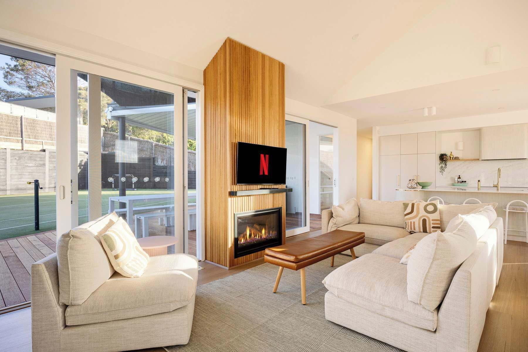 4 عدّة غرف نوم وخدمة الإنترنت