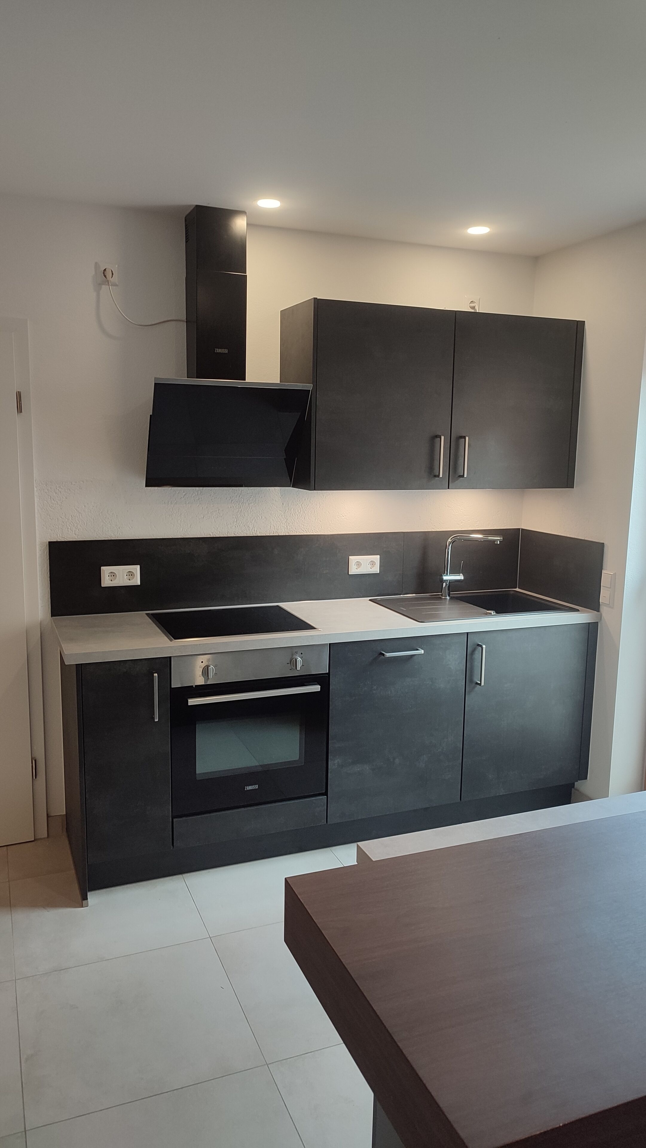 電子レンジ、オーブン、コンロ、食器洗い機