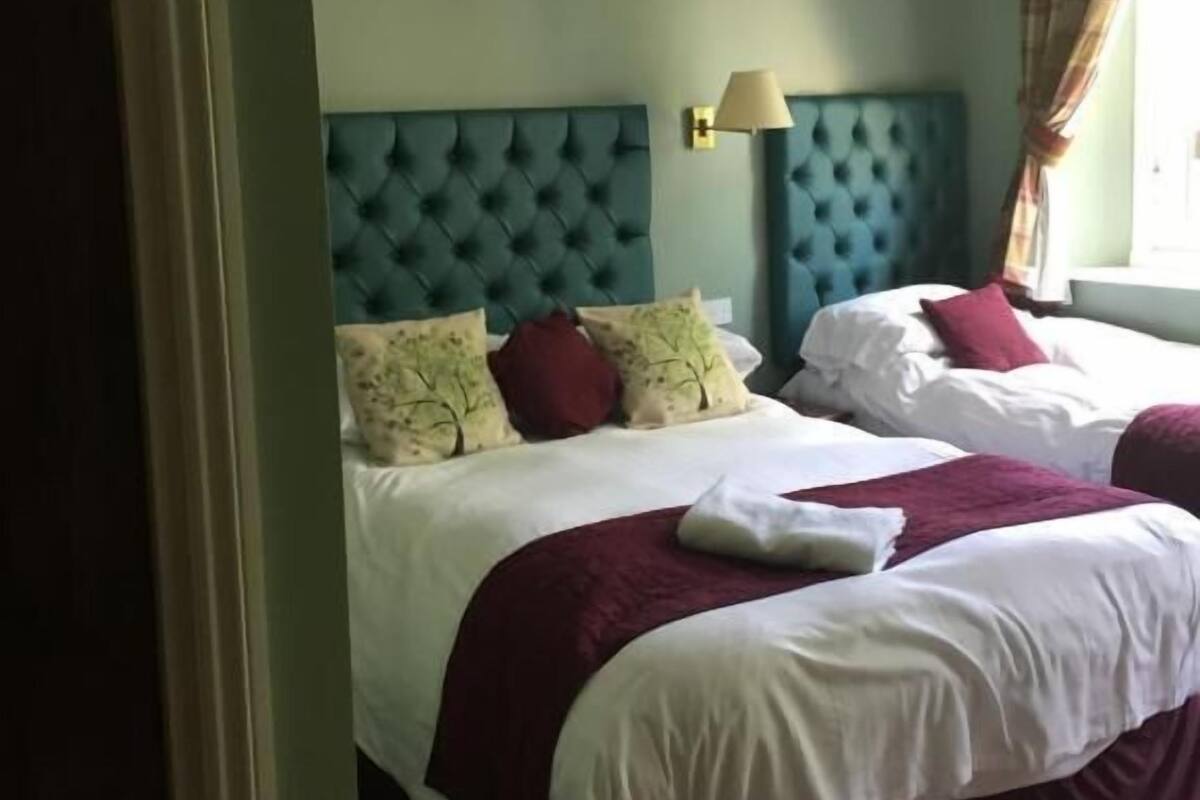 Standard Triple Room, Mountain View | Desk, blackout drapes, iron/ironing board (on request), WiFi (free)