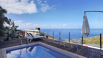 Villa | 3 bedrooms, desk