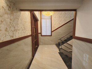 Lobby - Hotel Saffron Grand Thane (Thane)