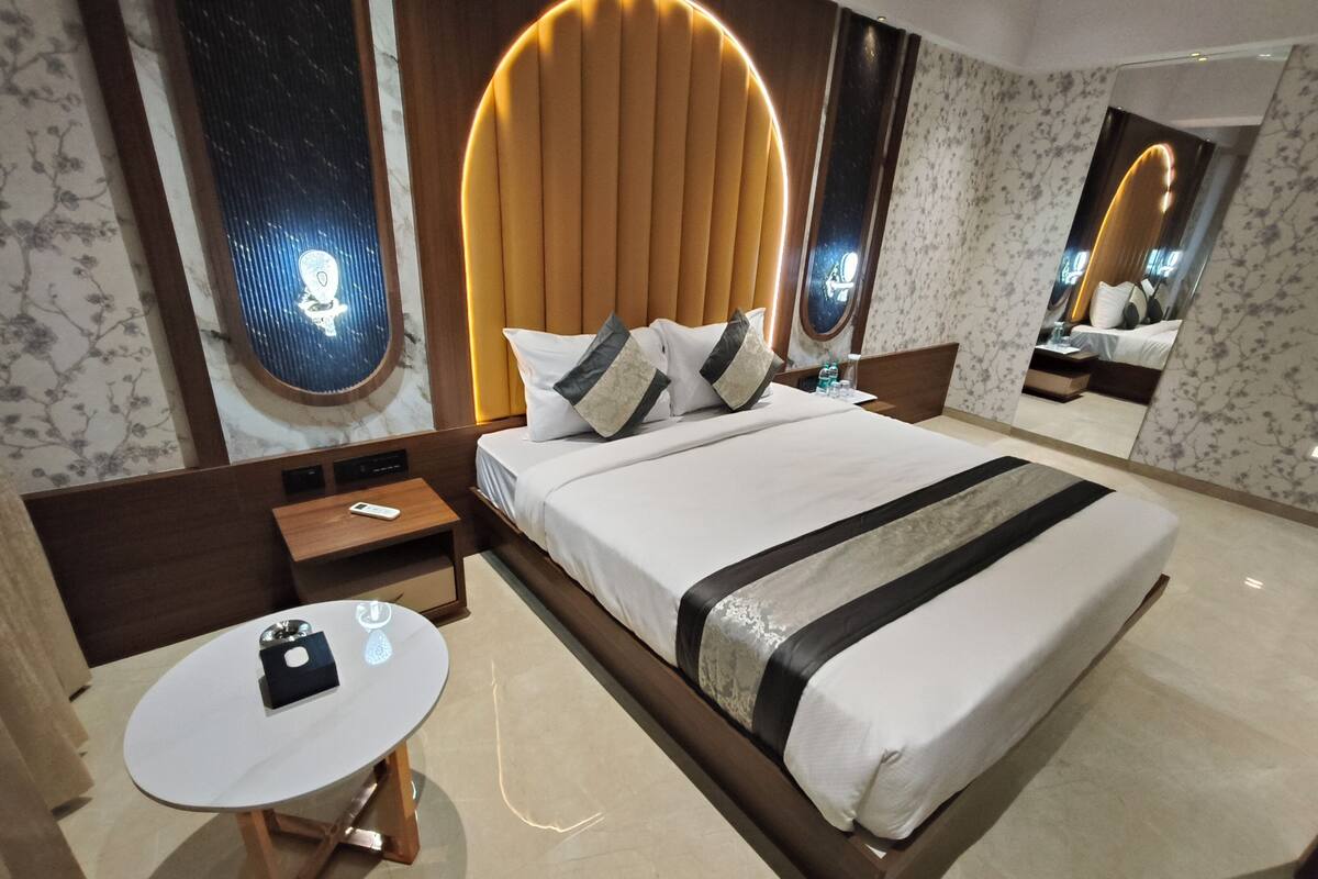 Deluxe Room | Desk, laptop workspace, free WiFi