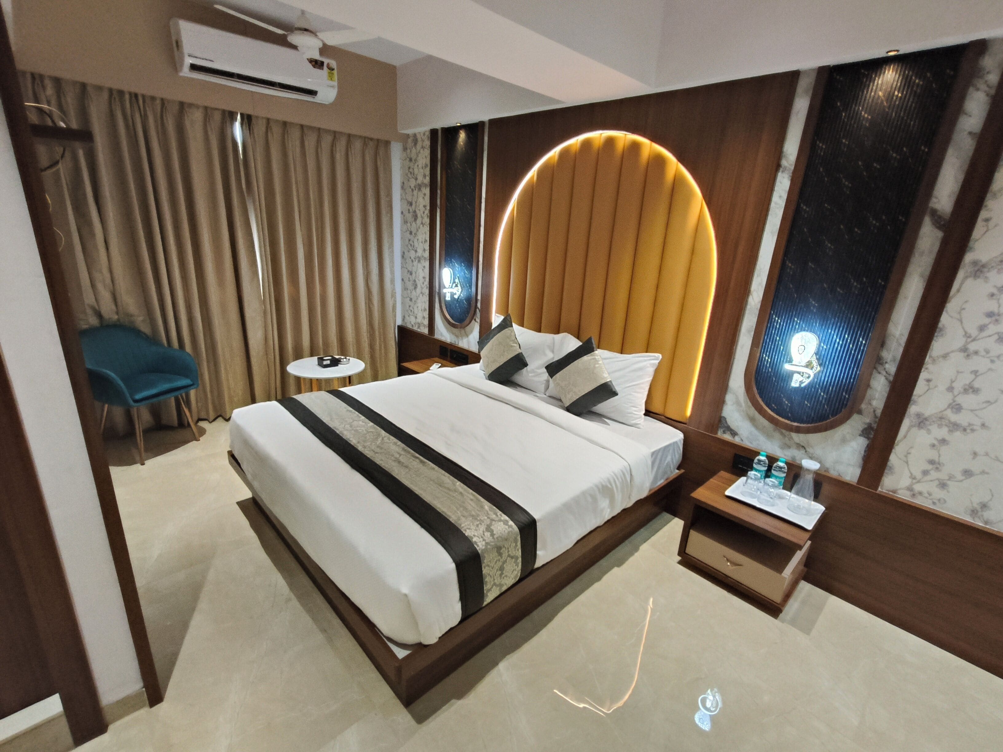 Deluxe Room | Desk, laptop workspace, free WiFi