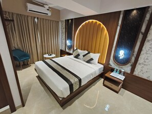 Deluxe-Zimmer | Schreibtisch, laptopgeeigneter Arbeitsplatz, kostenloses WLAN