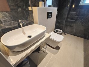 Dusche, Handtücher, Seife, Shampoo