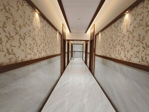 Lobby - Hotel Saffron Grand Thane (Thane)