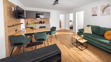 Smart TV 40 polegadas com canais via satélite, pisos aquecidos