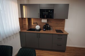 Full-sized fridge, microwave, espresso maker, electric kettle - Be Grand Apartments Rust (Rust)