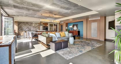 Spacious 2BR | Full Kitchen | Laundry | Pool | Gym