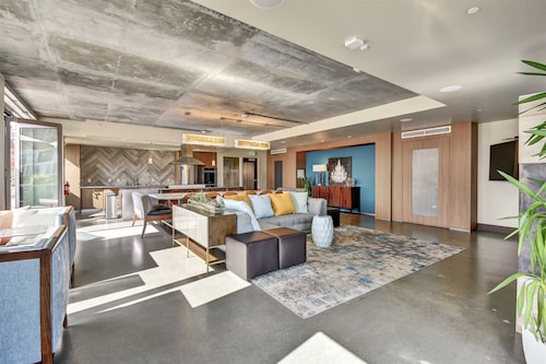 Spacious 1 BR | Full Kitchen | Pool | Beautiful Living Area