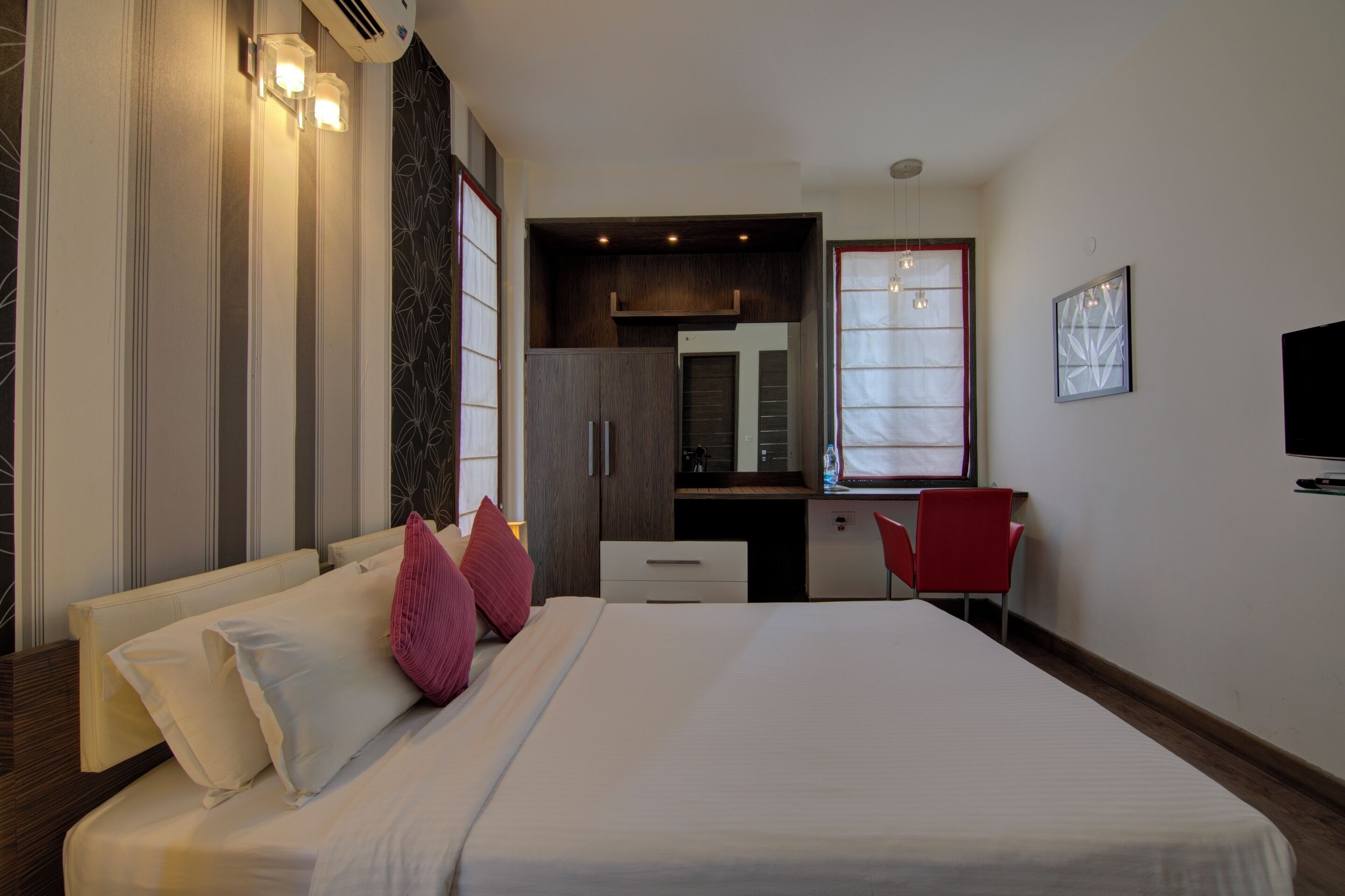 2 habitaciones, tabla de planchar con plancha y wifi gratis 