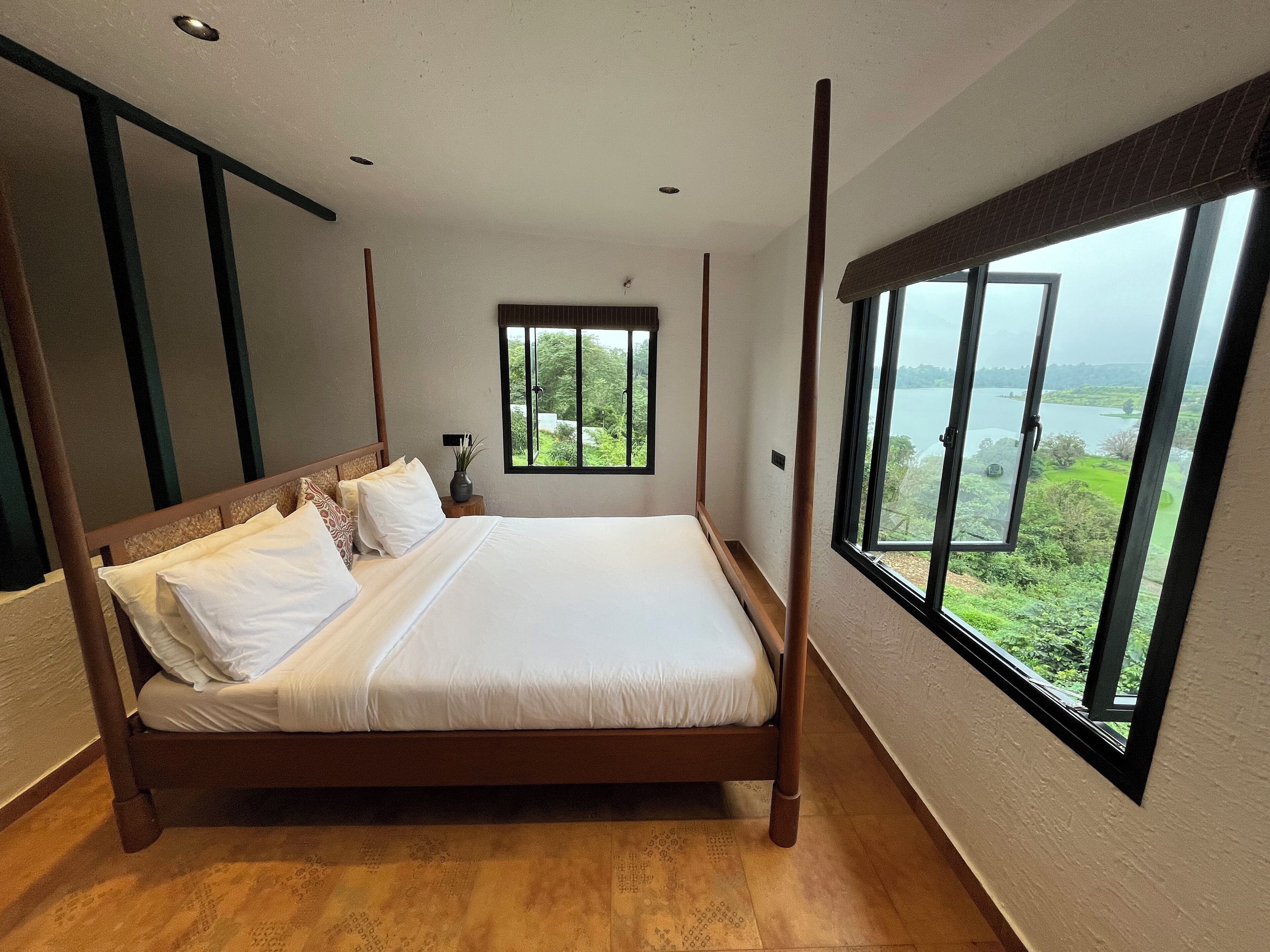 Estudio superior, vista al lago | Wifi gratis 