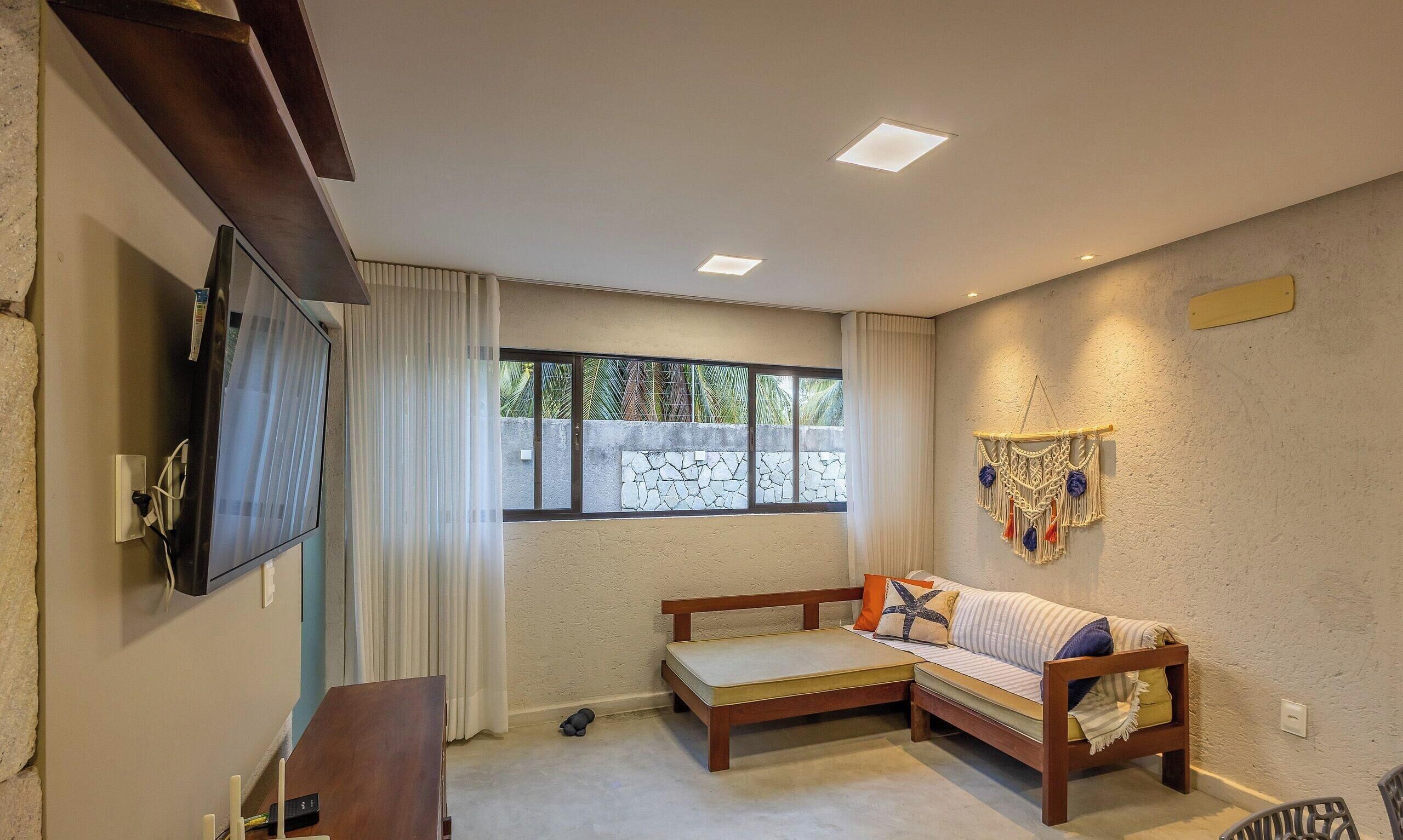 Chalet | Área de sala de estar | Smart TV de 32 pulgadas con canales digitales 