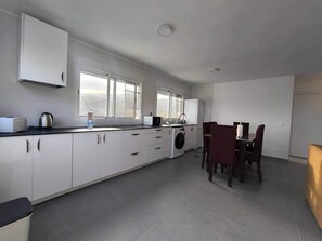 Frigorífic i microones 