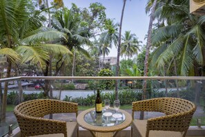 Desayuno buffet (INR 1000 por persona) 