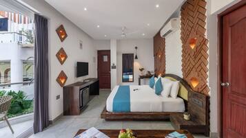 Rom – superior, balkong, bassengutsikt | Wi-fi (inkludert) og sengetøy