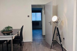 Dining - Oakley Retreat in Grays (Grays)