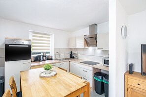 Private kitchen - Ferienhaus Anton Günther – Komfort im Erzgebirge mit Garten und Parkplatz (Bernsbach)