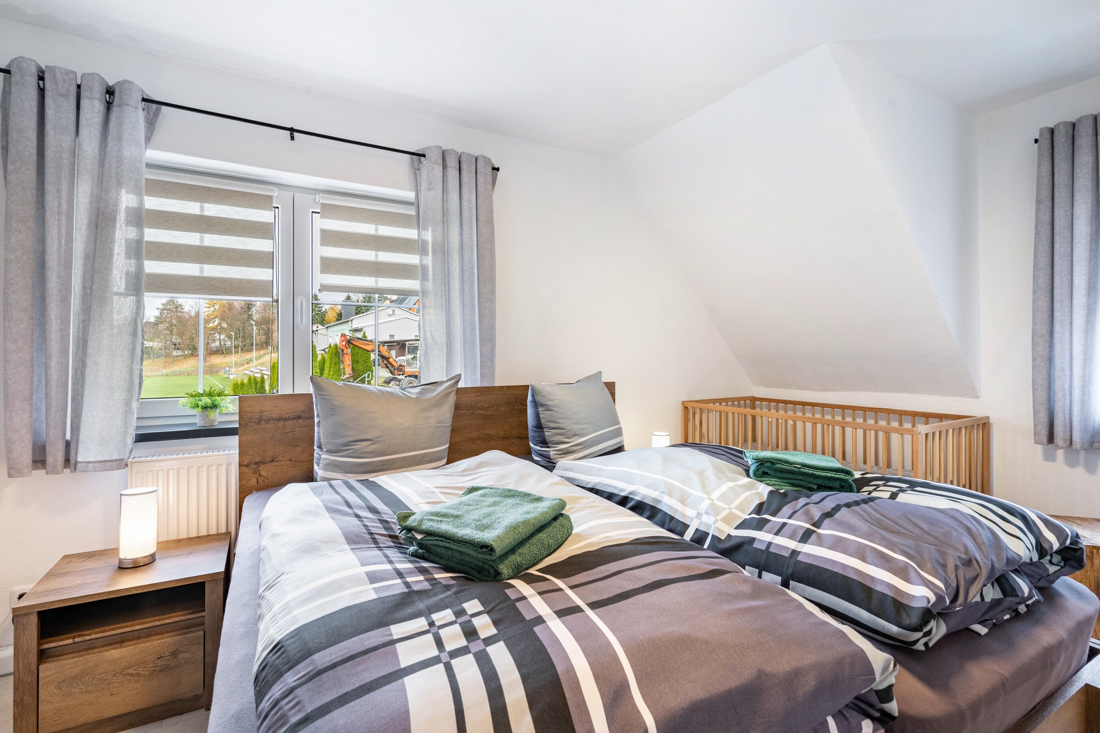 Iron/ironing board, WiFi, bed sheets