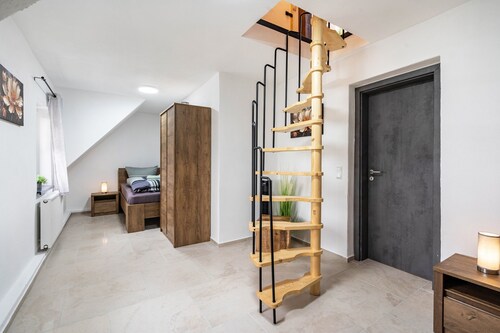 Ferienhaus Anton Günther – Komfort im Erzgebirge mit Garten und Parkplatz