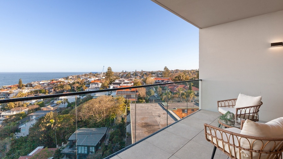 Modern 1-bed With Tamarama Beach Views