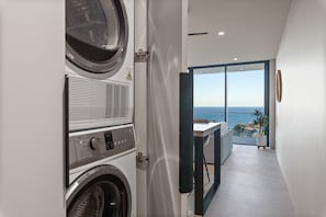 Apartment | Bathroom | Towels - Modern 1-bed With Tamarama Beach Views (Sydney)