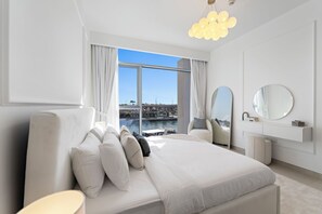 Free WiFi - 2BR M Room CF7 B Partial Canal View (Dubai)