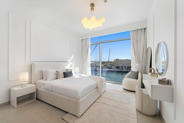 Free WiFi - 2BR M Room CF7 B Partial Canal View (Dubai)