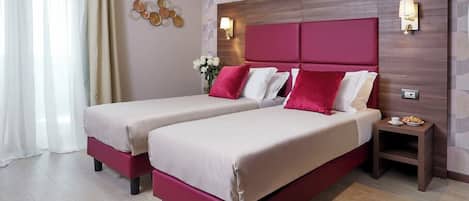 Dobbelt- eller tomannsrom – classic, balkong | Minibar, safe på rommet, lydisolert og wi-fi (inkludert)