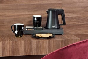 Classic-Doppelzimmer, Balkon | Minibar, Zimmersafe, schallisolierte Zimmer, kostenloses WLAN