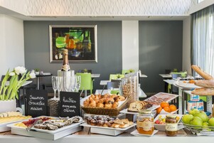 Daily buffet breakfast (EUR 12.00 per person)