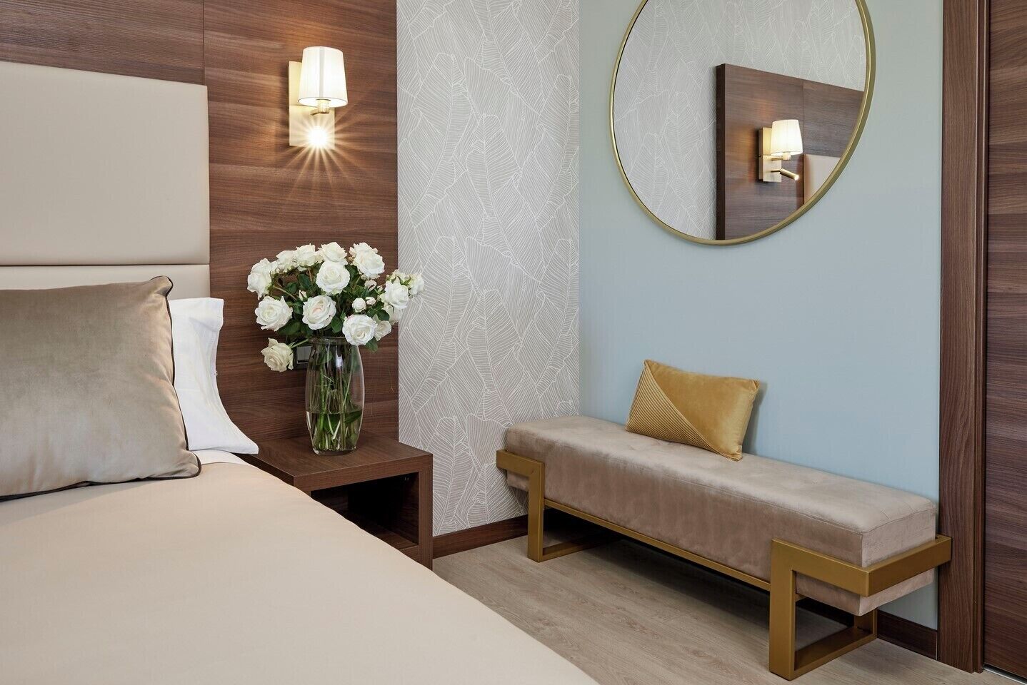 Classic Double Room, Balcony | Minibar, in-room safe, soundproofing, free WiFi