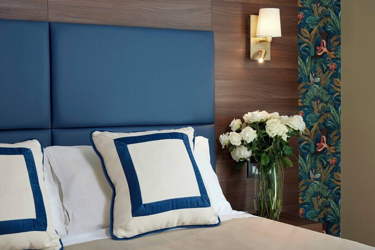 Deluxe Double or Twin Room | Minibar, in-room safe, soundproofing, WiFi (free)