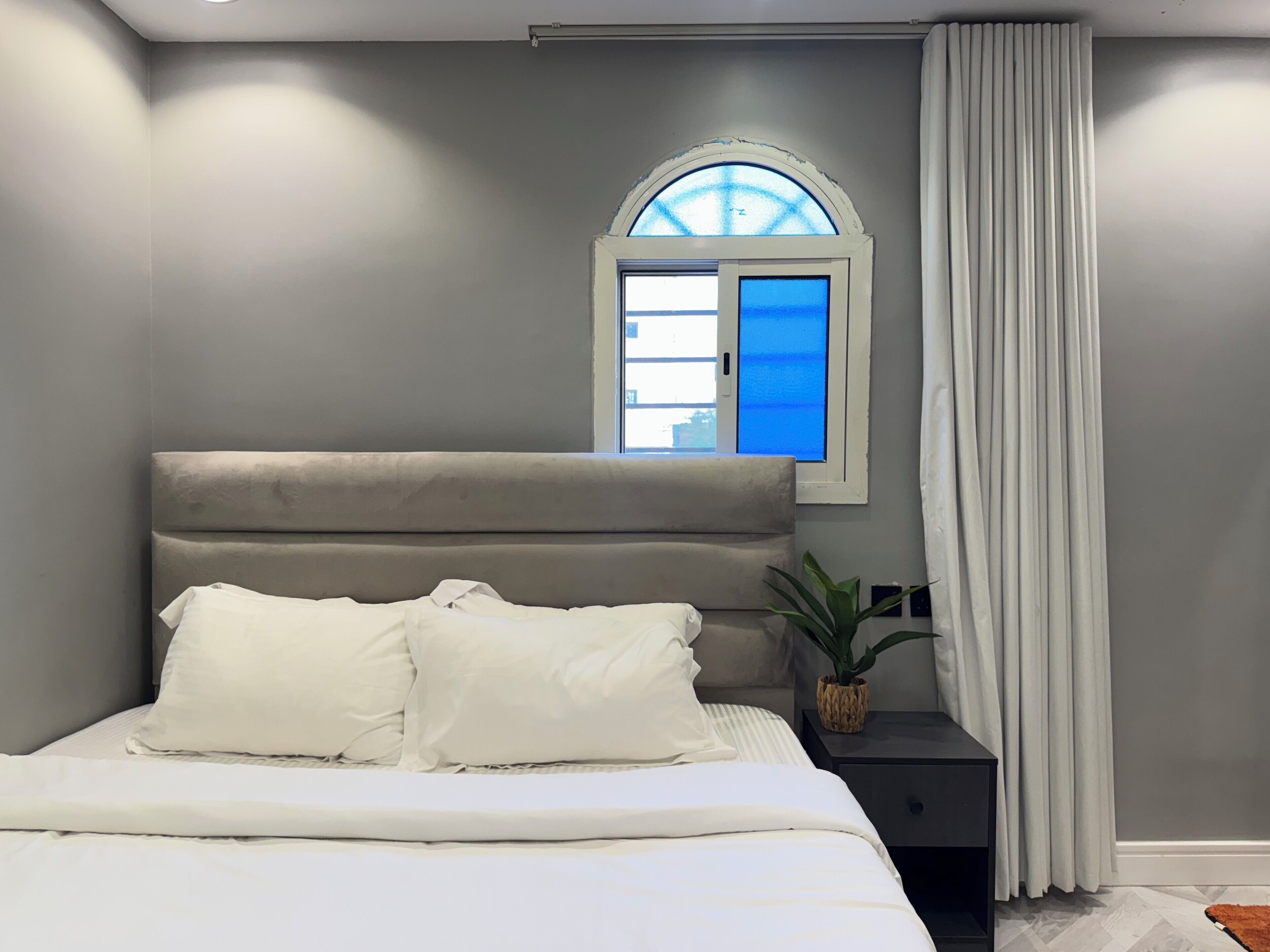 Iron/ironing board, WiFi