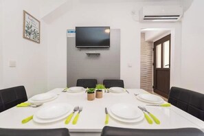 Dining - Balen House (Novalja)