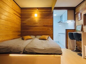 مكتب ومساحة عمل للكمبيوتر المحمول وواي فاي مجانًا