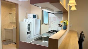 Lapis House 201, Non Smoking | Private kitchen | Fridge, microwave, stovetop, cookware/dishes/utensils