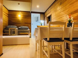 Lapis House 101, Non Smoking | In-room dining - Lapis House (Tokyo)