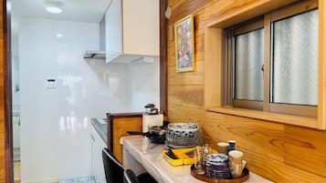 Lapis House 101, Non Smoking | In-room dining