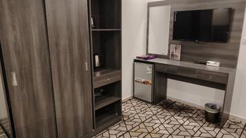 Design Double Room | Iron/ironing board, free WiFi